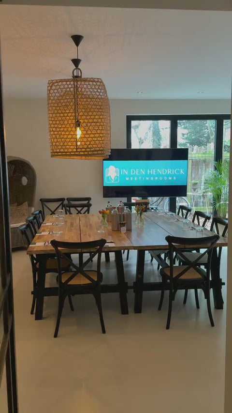 Rondgang door de vergaderruimte (tuinkamer) van In Den Hendrick in Den Haag